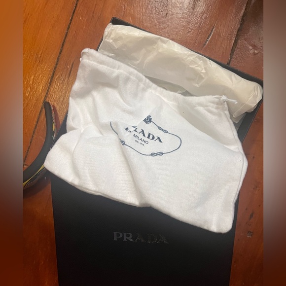 PRADA like new Cappelli in astro headband w/ box and dustie - Picture 4 of 8